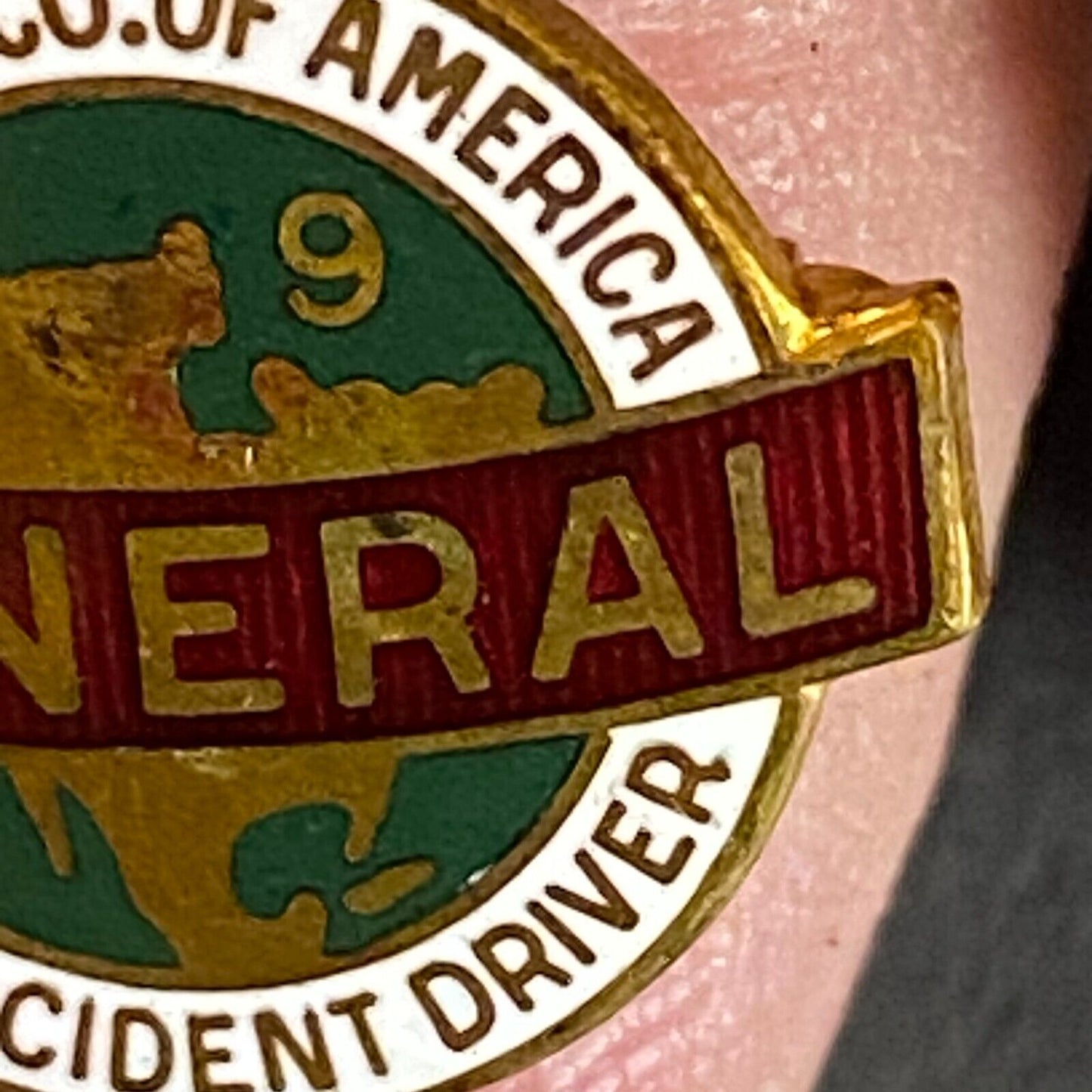 General Casualty (Ins. Co.) No Accident Driver Color Enameled Lapel Pin 14mm