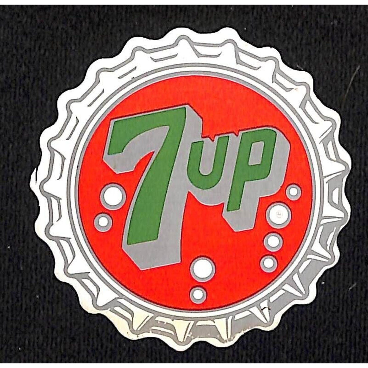 Thin 7UP Vintage Magnet c1975-85 2 1/4" dia. Bottlecap Art