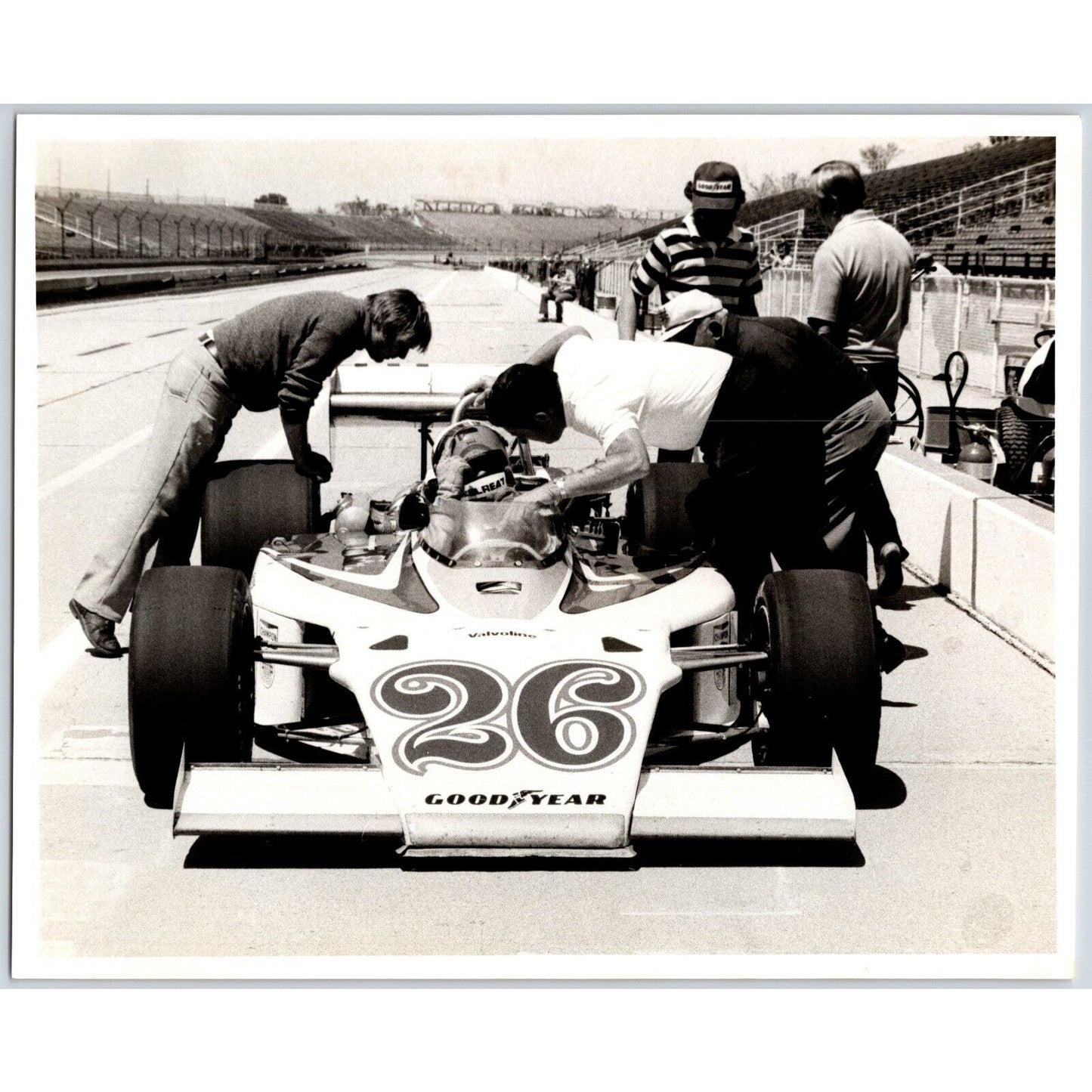 c1970's #25 Pit Stop Indianapolis Motor Speedway 8" x 10" Photo IMS Stamp VGC