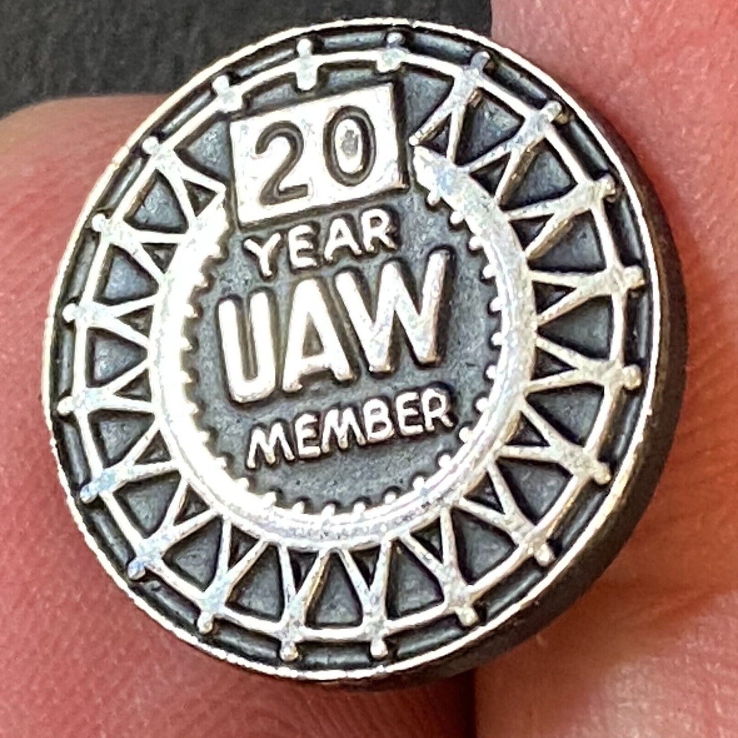 UAW 20 Year Member Lapel Pin 16mm