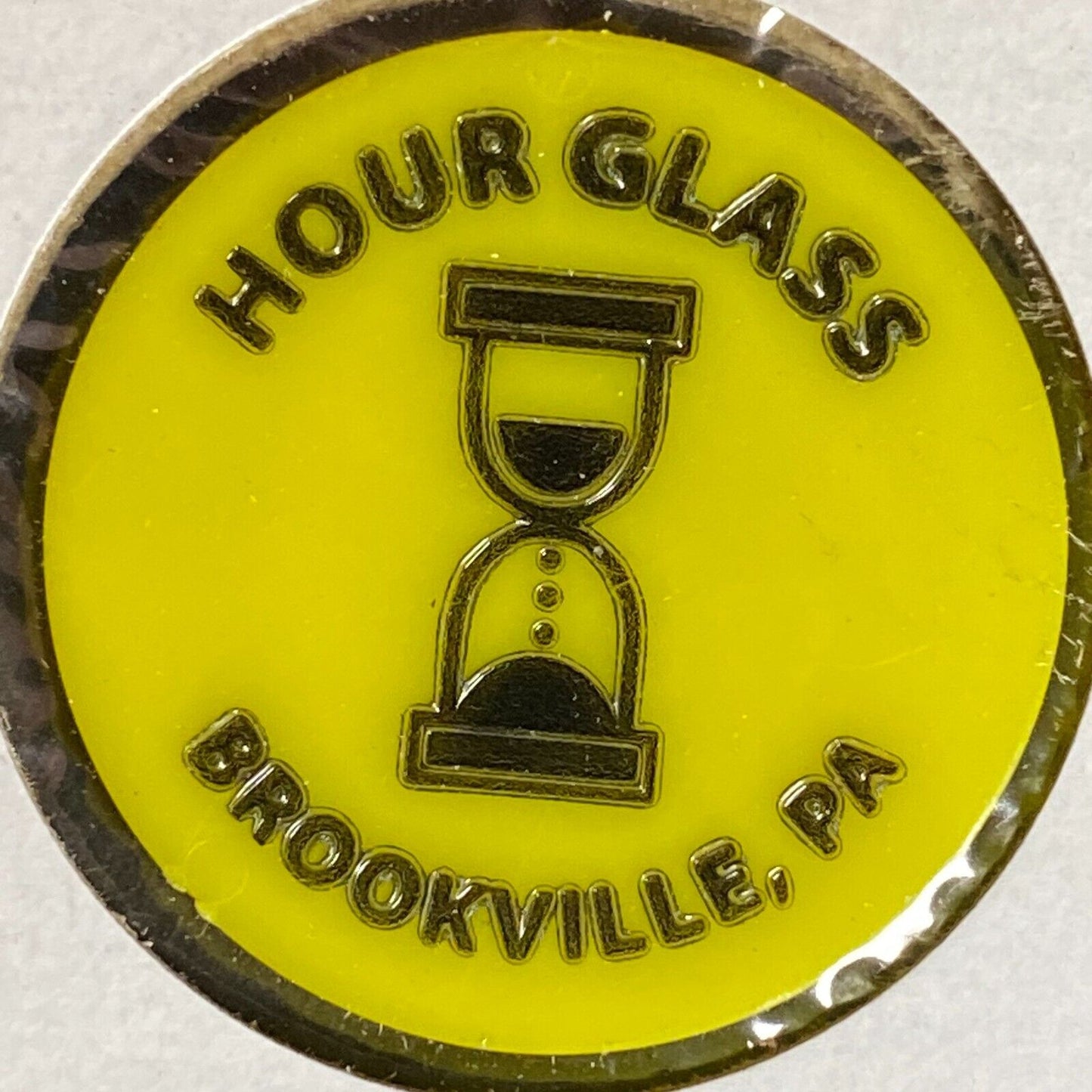Brookville, PA Hour Glass Bar Plastic Token G/F One Mixed Drink