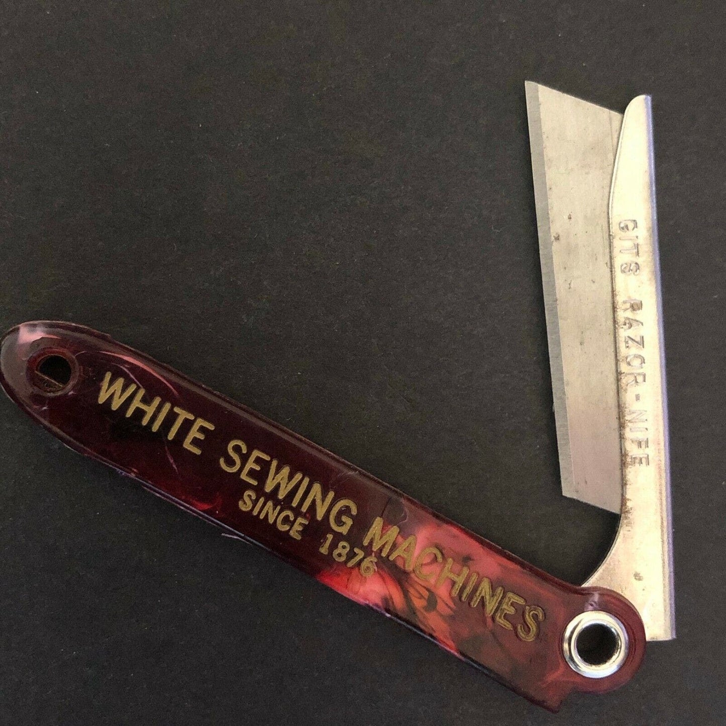 "White Sewing Machines" "Gits Razor-Nife" Folding Pocket Razor c1930's-40's VGC