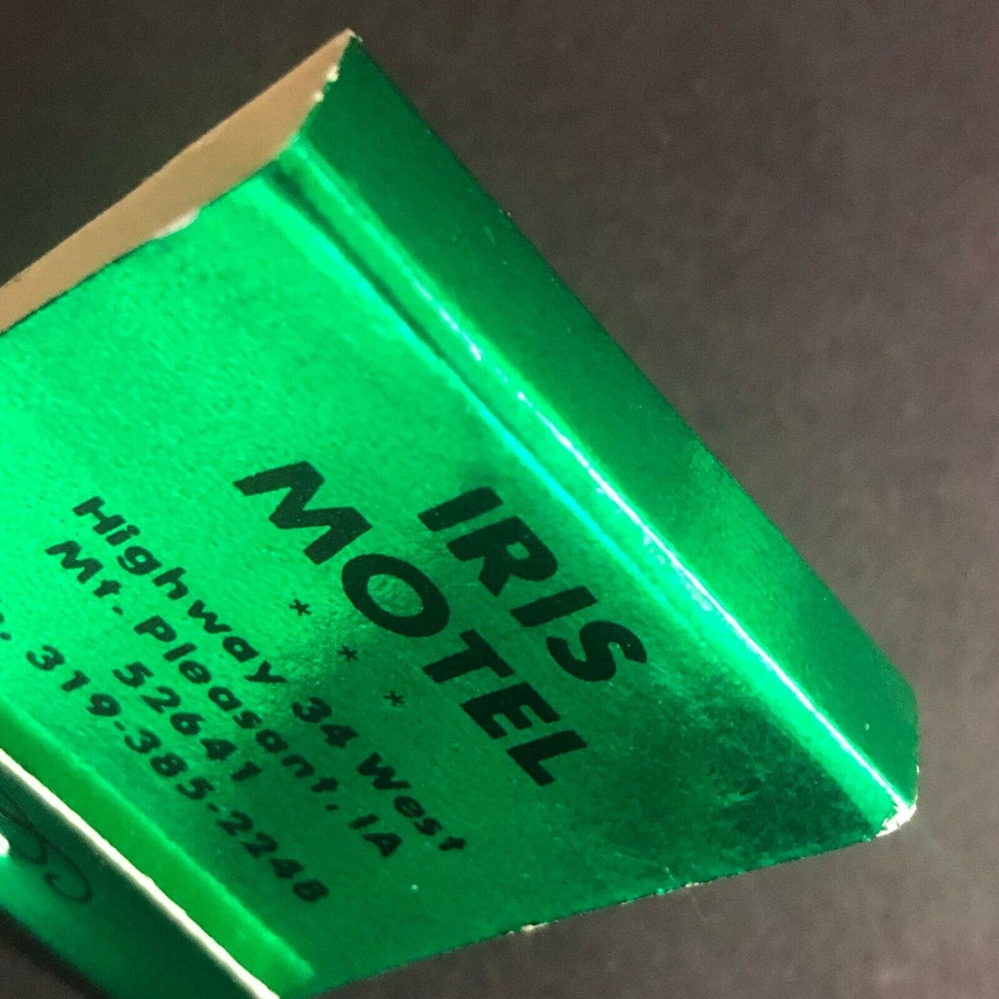 Scarce Vintage c1970's-80's Mostly Full Matchbook "Iris Motel" Mt. Pleasant, IA