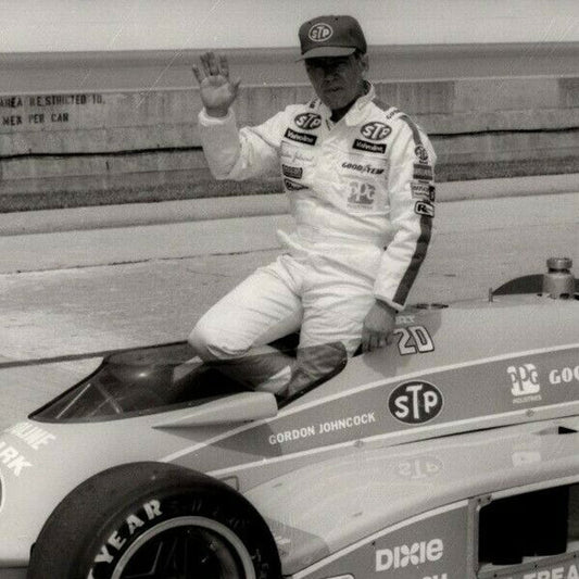Gordon Johncock Indy 500 Winner 1982 8 x 10 Glossy B&W Photograph VGC