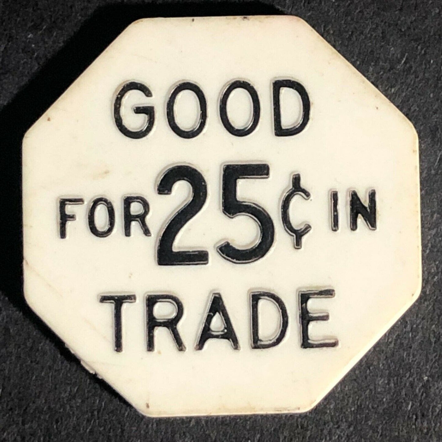 Devereaux Tavern Lockport, NY G/F 25c In Trade Plastic Token 22.8mm c1970's