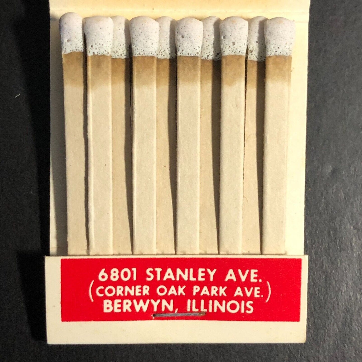 Majorette Restaurant Berwyn, IL Full Matchbook c1974-79 VGC Scarce