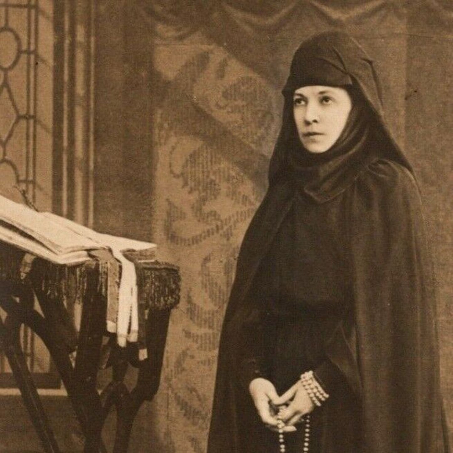 c1905 Vintage Russian RPPC* Theatre / Stage / Screen Actress Postcard (4287)