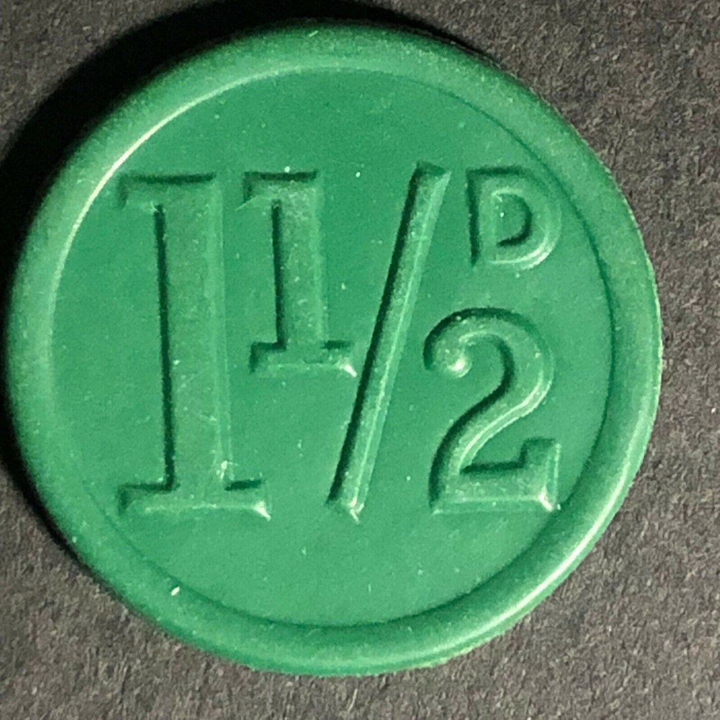 Birmingham Tramways England Plastic Token Green 1 1/2D 22mm c50's-60's