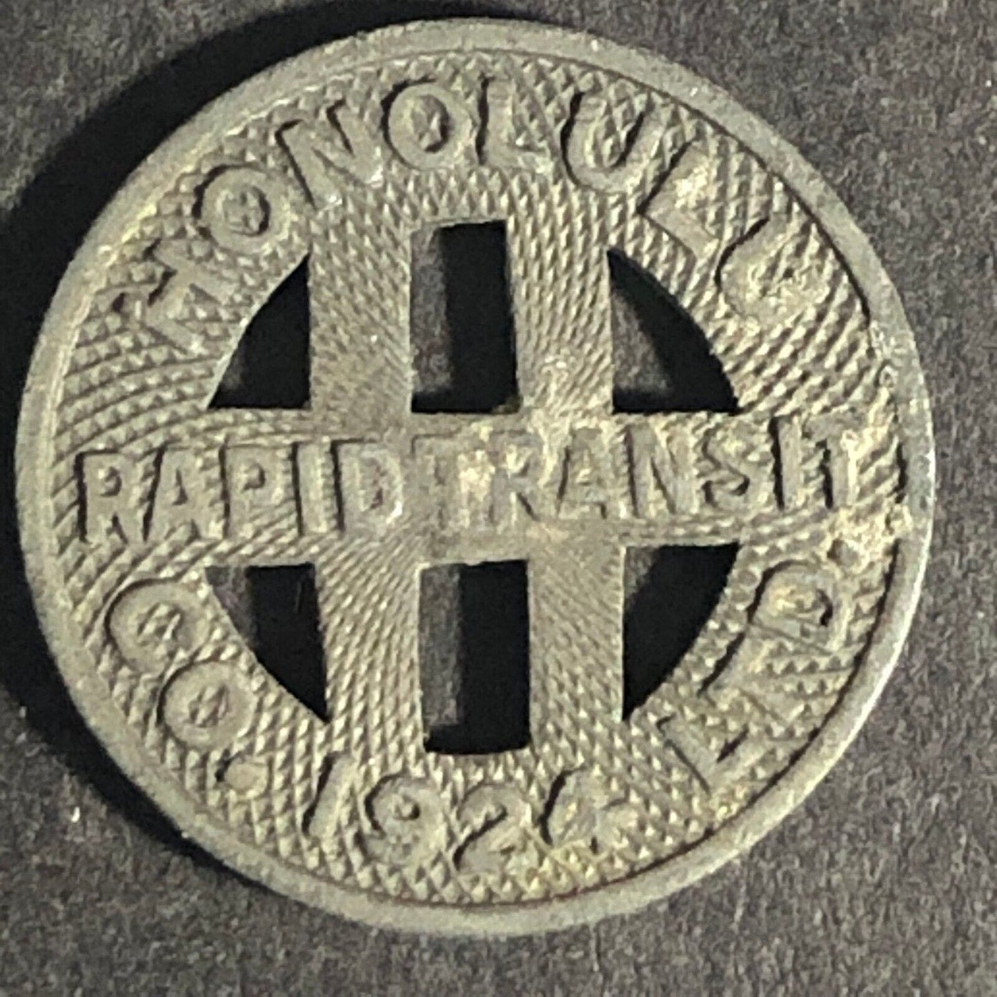 Honolulu Rapid Transit Co. 1924 G/F One Full Fare WM Transit Token 16.43mm