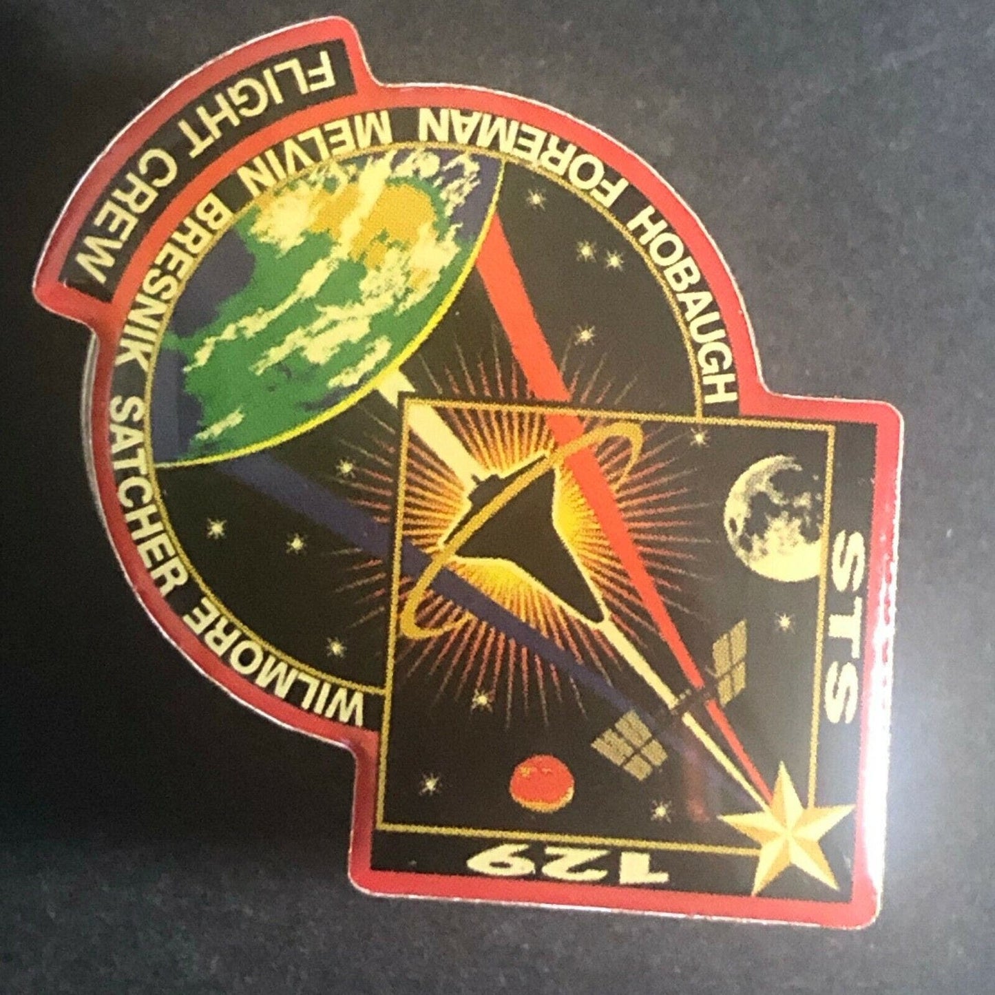 Scarce Official NASA Shuttle Flight Crew Mission Lapel Pin - STS 129 Atlantis