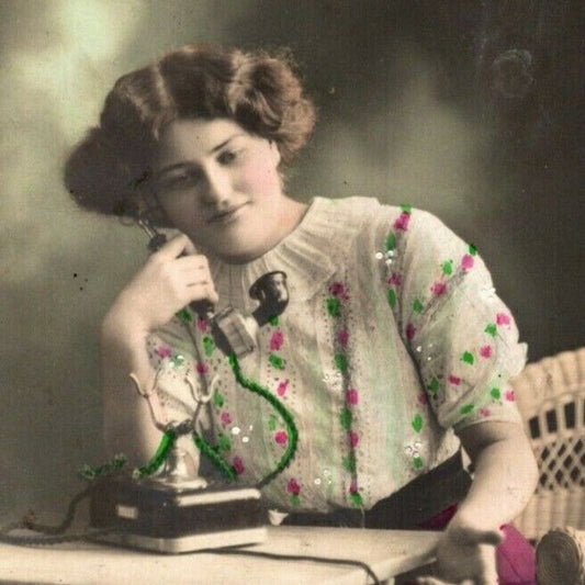c1914 Vintage Russian RPPC* Theatre / Stage / Screen Actress Postcard (4387)