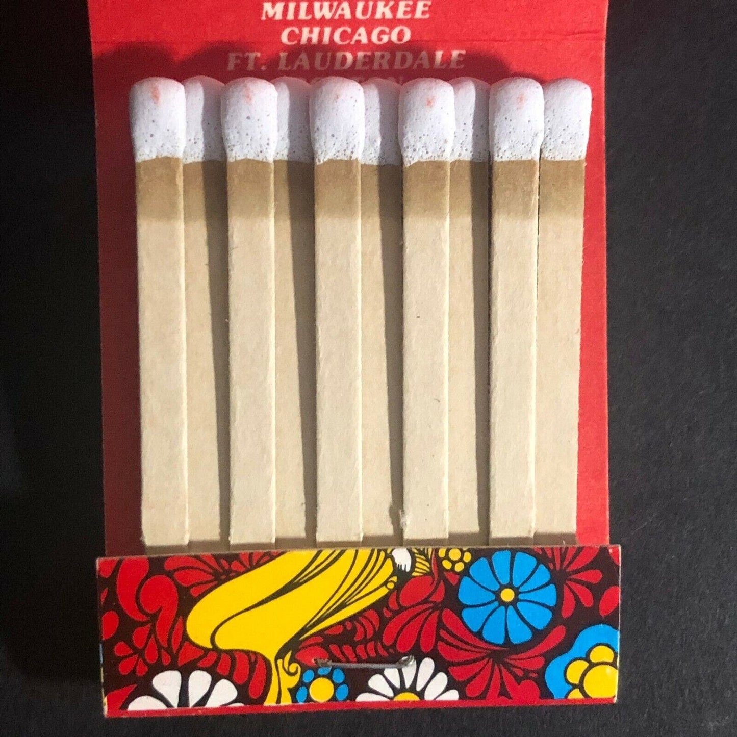 Vintage c1980's Full Matchbook "Houlihan's Old Place" Restaurant