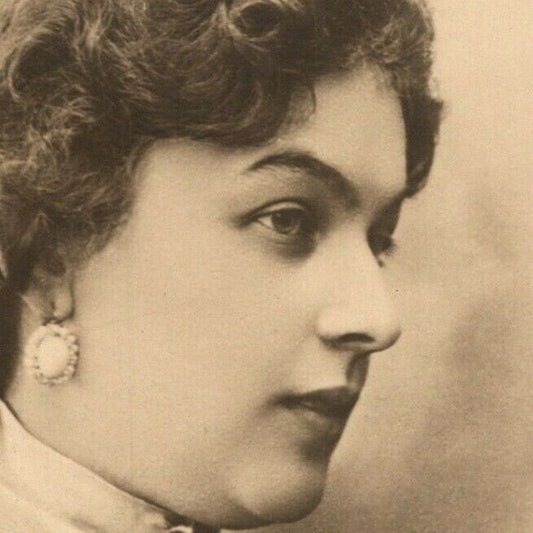 c1905 Vintage Russian RPPC* Stage / Screen / Theatre Actress Postcard (4492)