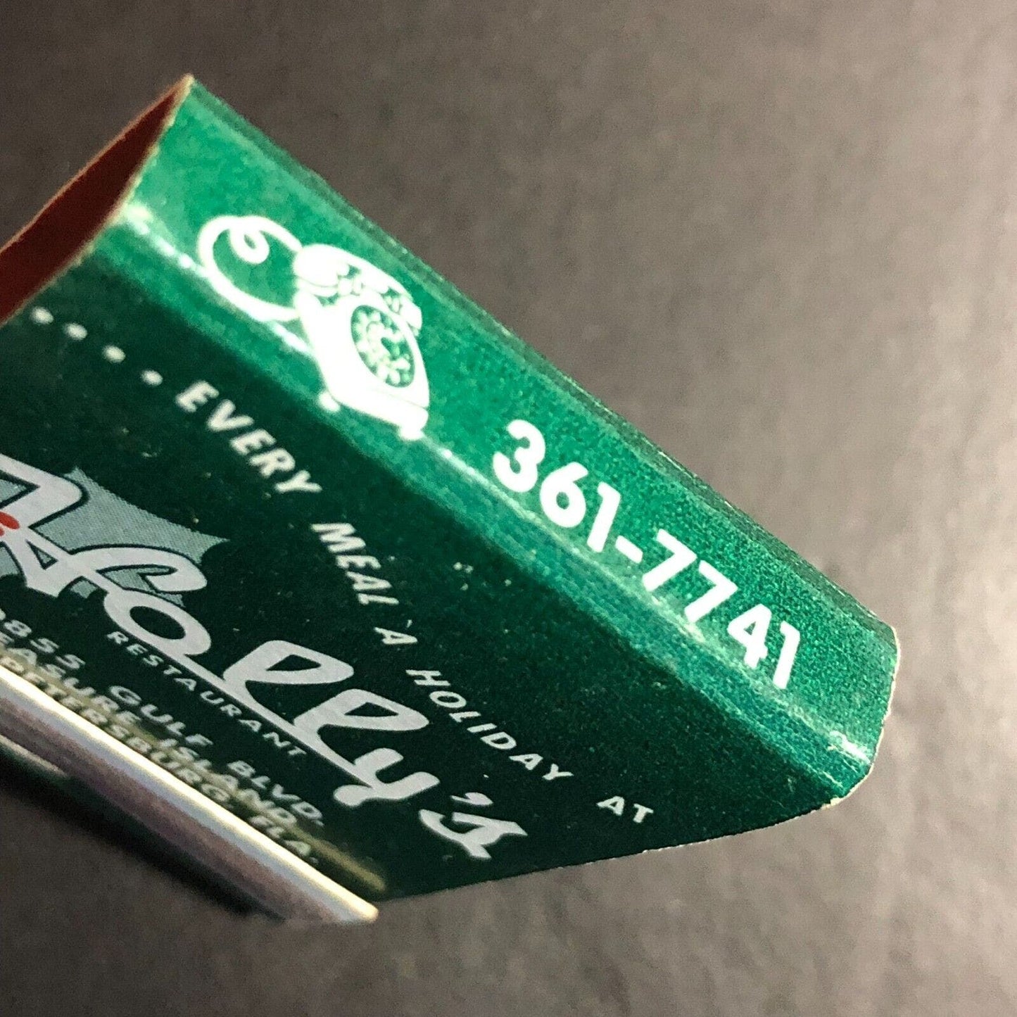 Holly's Restaurant St Petersburg, FL Near Full (-1) Matchbook c1968-73 Scarce