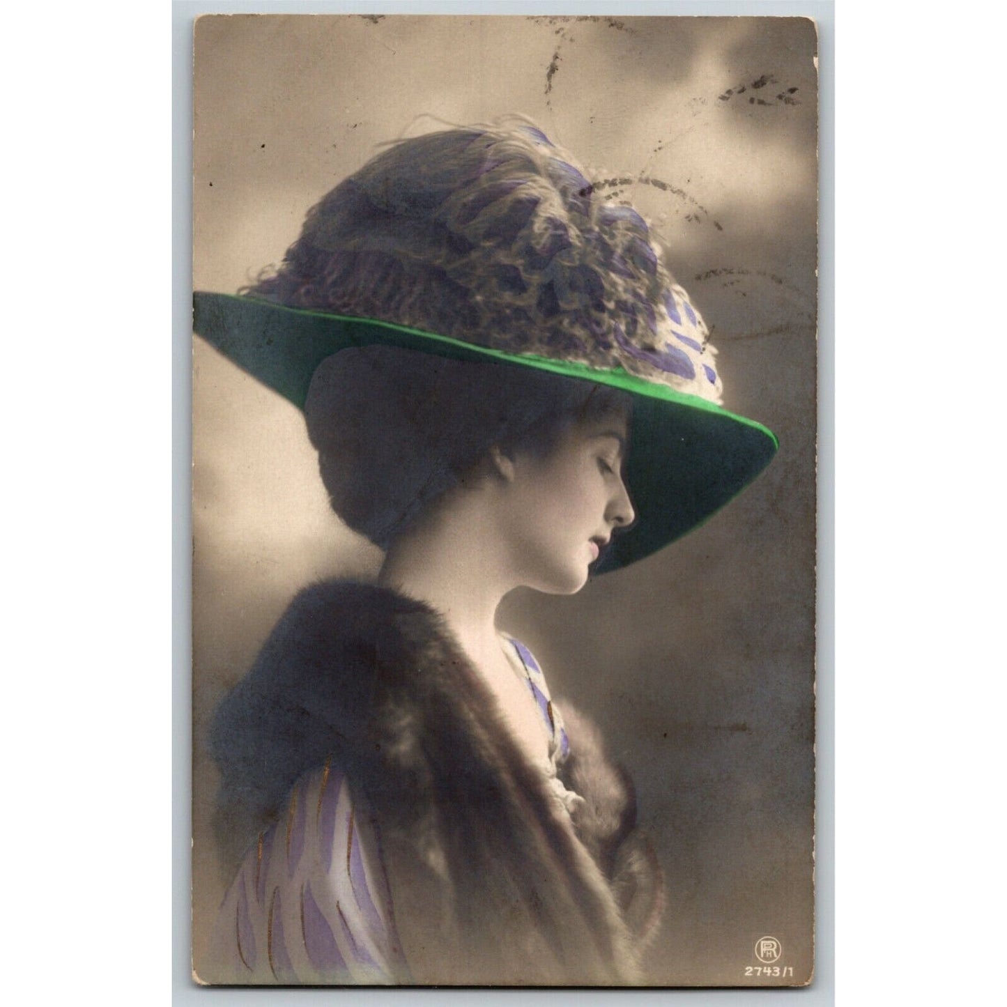 c1913 Vintage Russian RPPC* Theatre / Stage / Film Actress Postcard (4269)