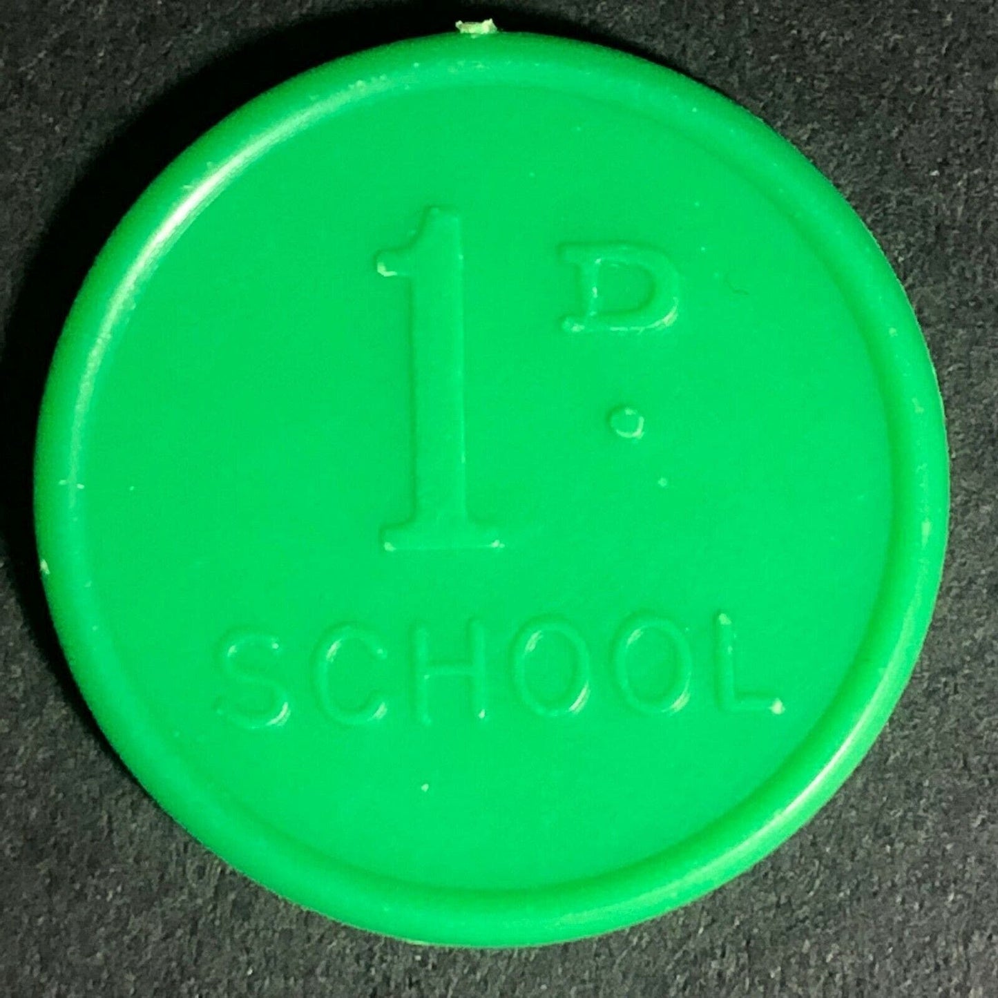 Plymouth Trams Buses School England Plastic Token Green 1D 25mm c50's-60's