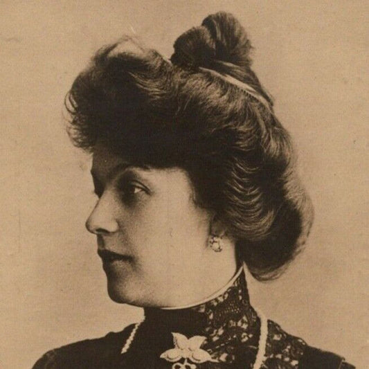 c1910 Vintage Russian RPPC* Theatre / Stage / Screen Actress Postcard (4430)