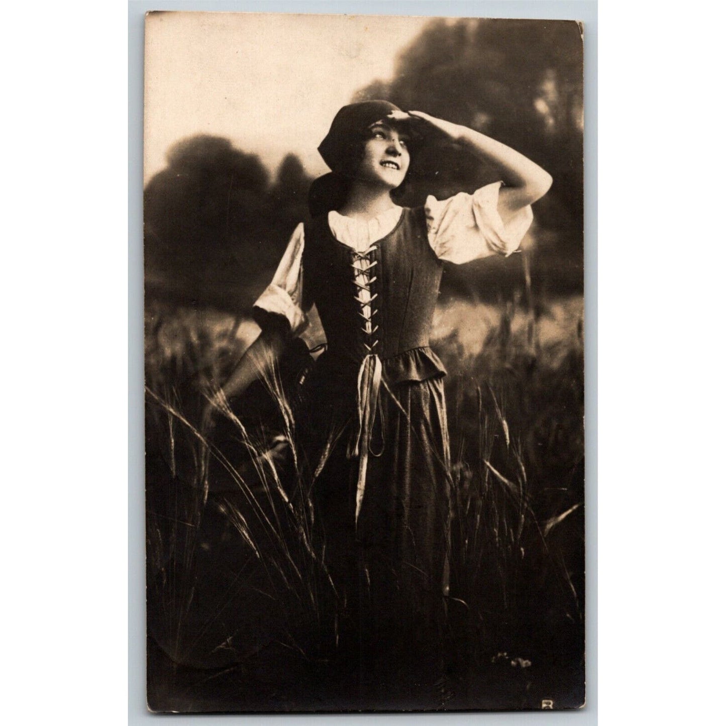 c1922 Vintage Russian RPPC* Theatre / Stage / Screen Actress Postcard (4393)