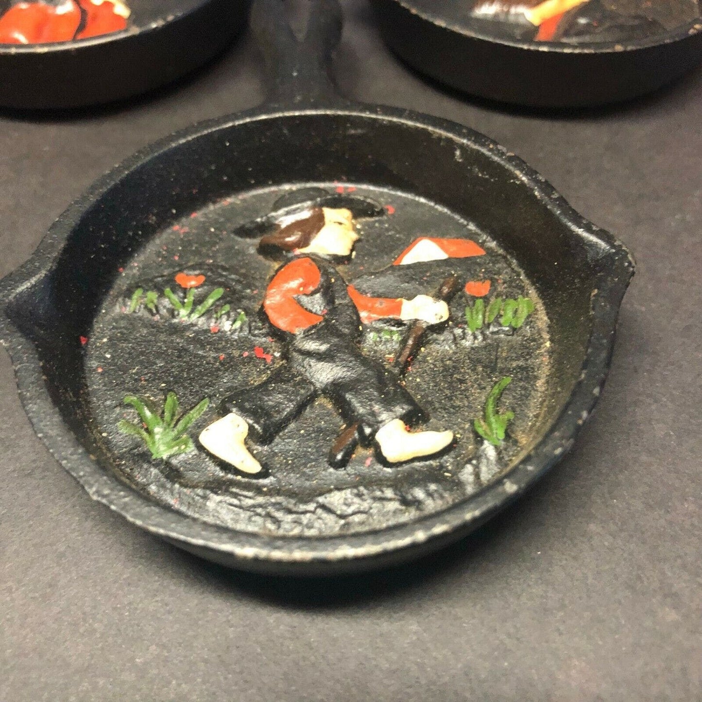 Group of 4 John Wright ? Amish Mini Cast Iron Pan / Ashtray / Spoon Rest - VGC