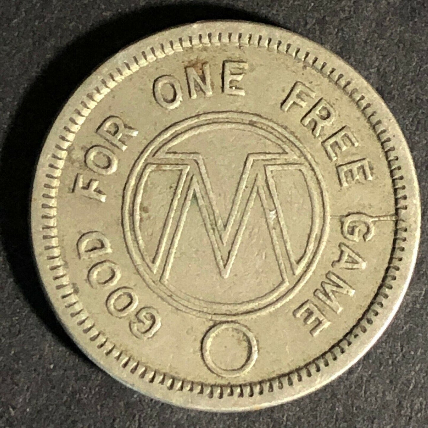 G/F One Free Game "W" (W.E. & S Co.) Arcade Game Token 22.14mm c1980's-90's
