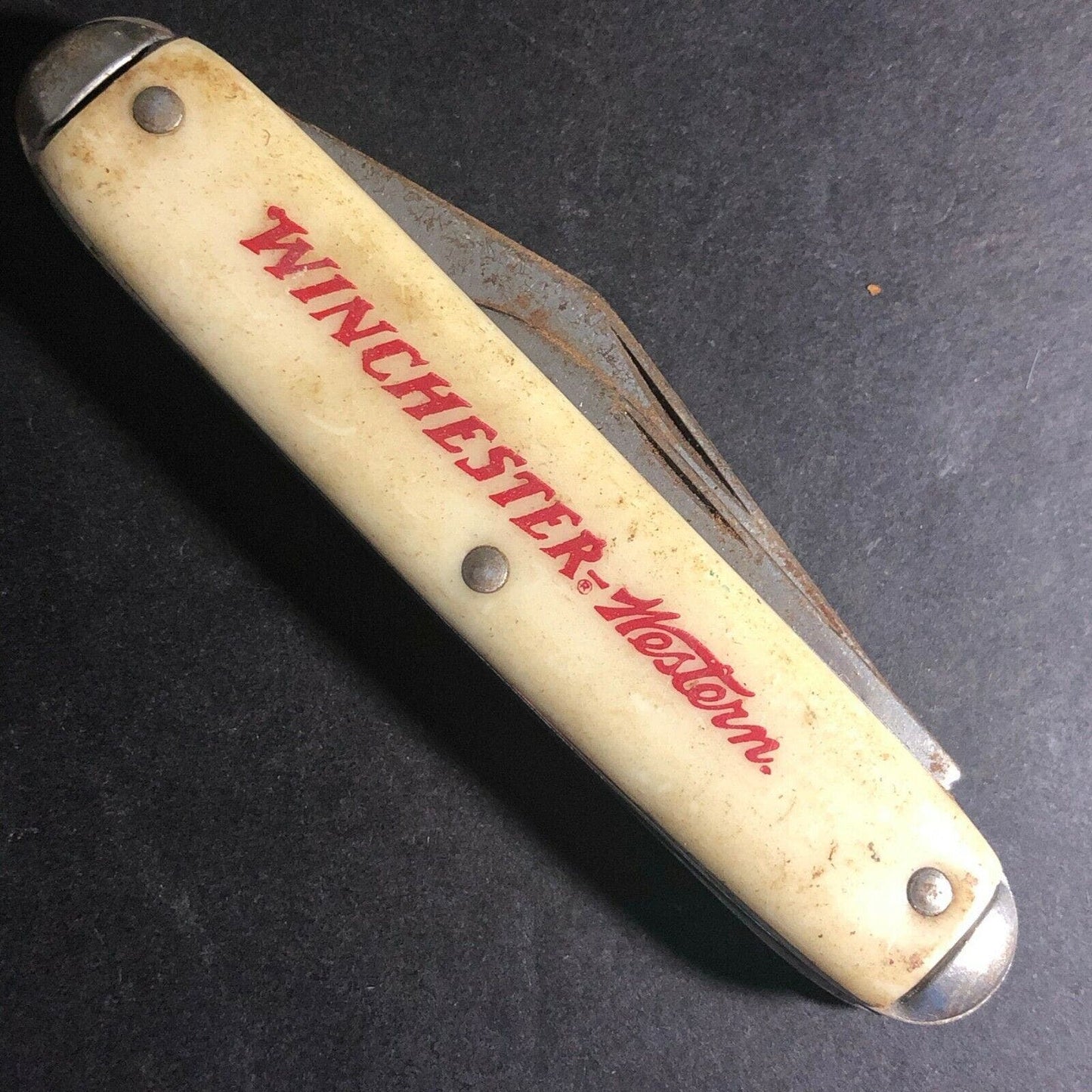 Group of 22 Different Quality Vintage Folding Knife / Knives Pearilized Handles
