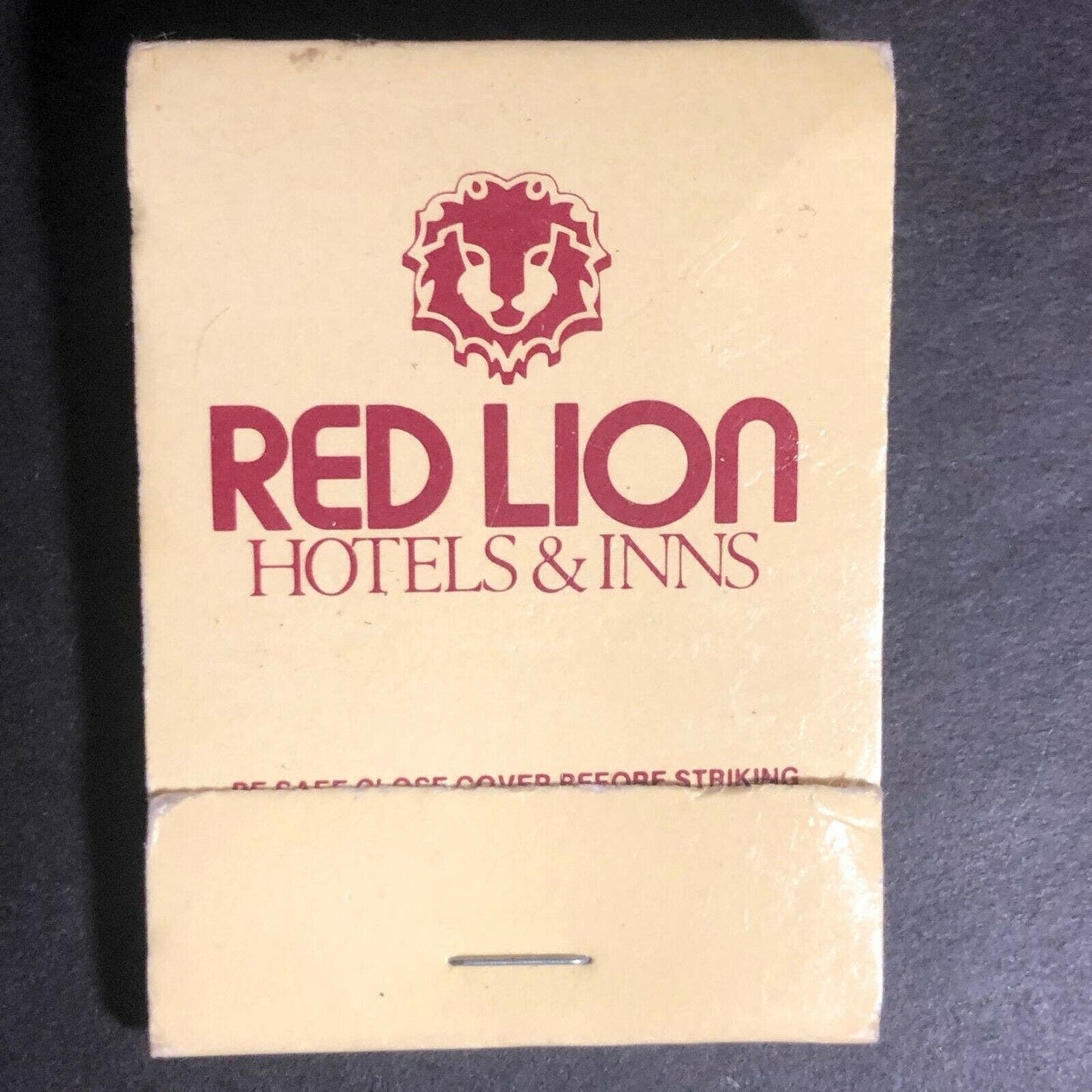 Vintage c1970 's Full Matchbook "Red Lion Hotels & Inns"