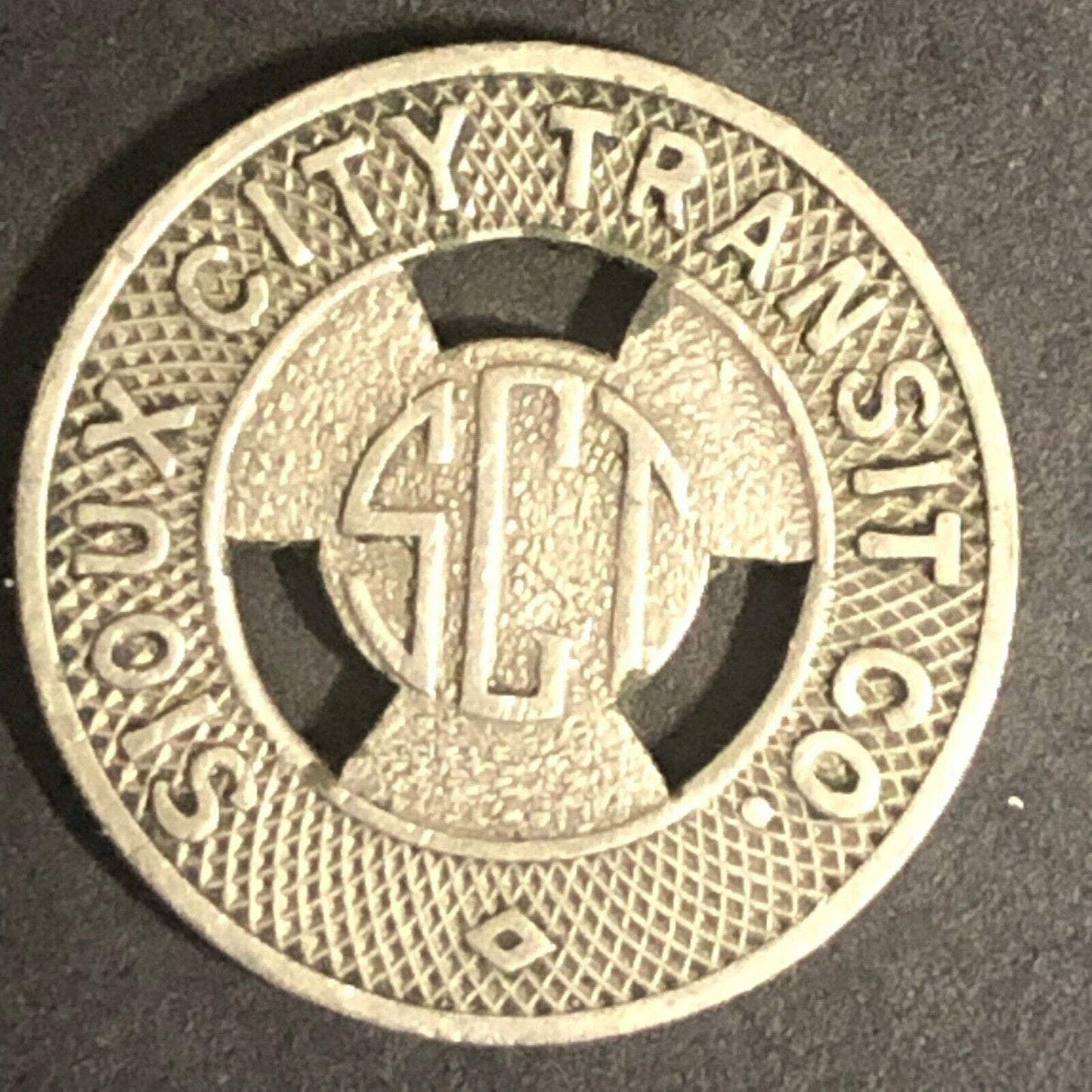 c1946 16mm Sioux City Transit Co. G/F One Fare Brass Token -- Iowa