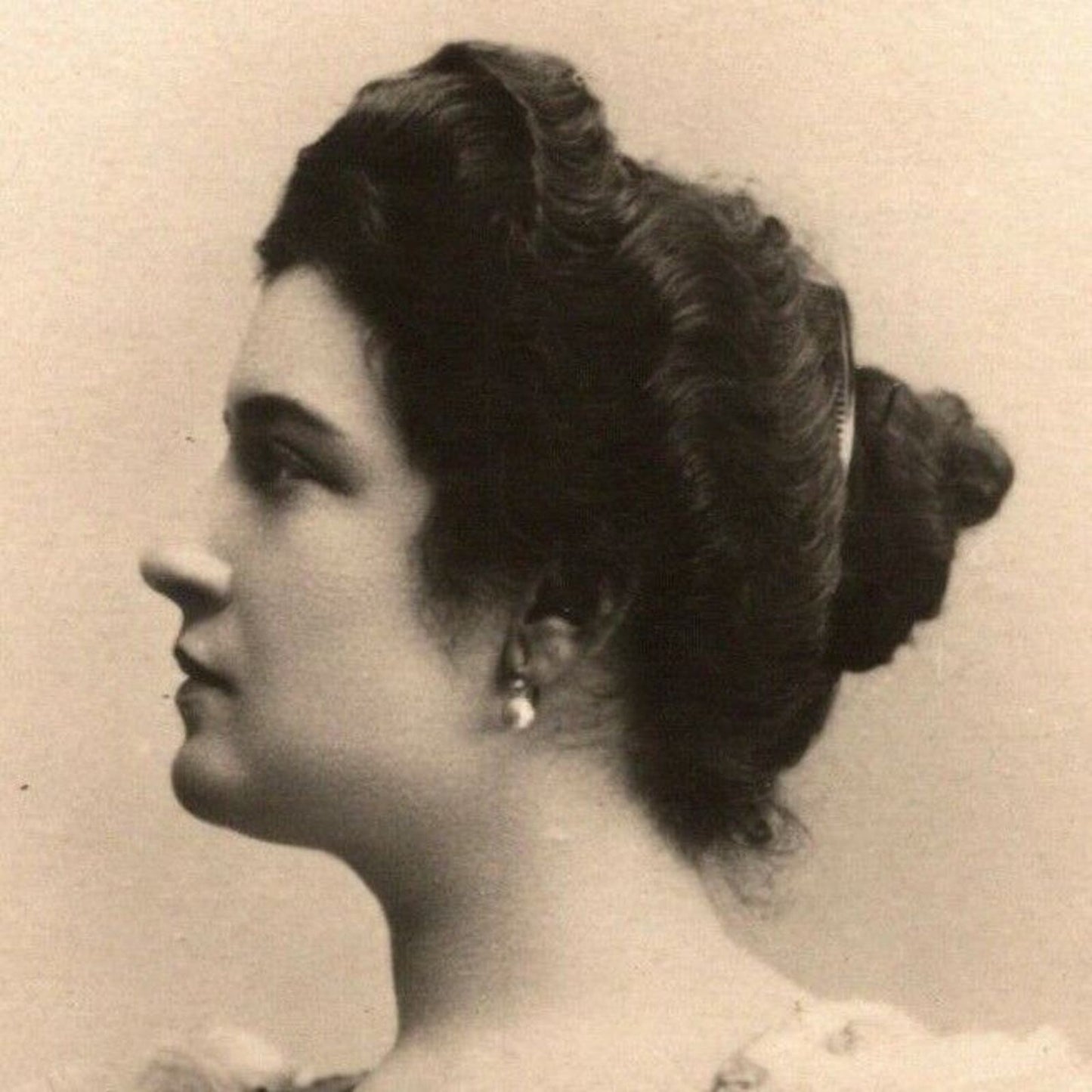 c1905 Vintage Russian RPPC* Theatre / Stage / Screen Actress Postcard (4402)