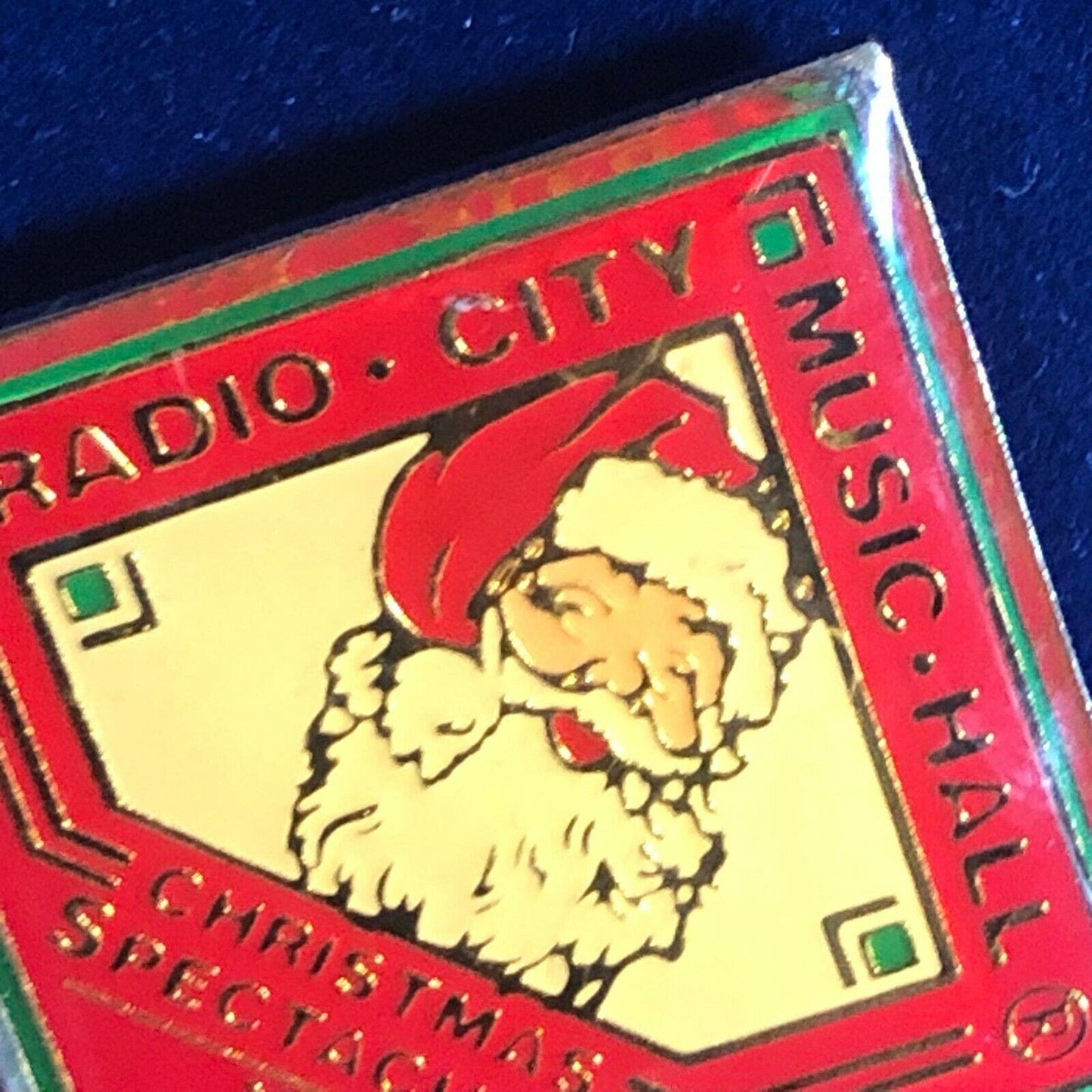 c1989 Kodak Lapel Hat Pin - Radio City Music Hall Christmas Spectacular Santa