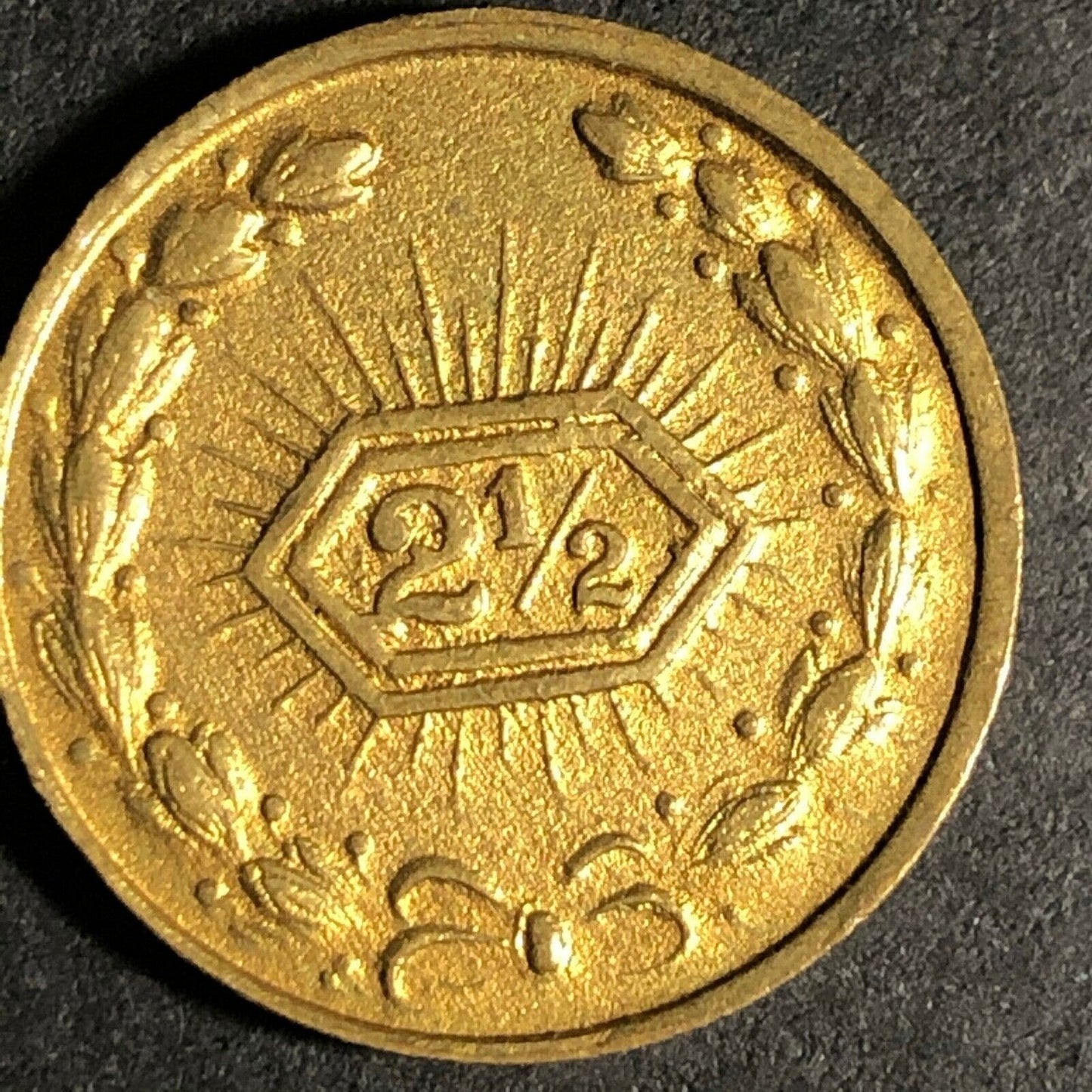 17.70mm Brass "2 1/2" Radiant Wreath Gaming Counter / Token - Fauver Collection