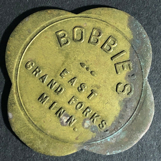 Bobbie's East Grand Forks, MN G/F 25c At Bar Only Brass Token 30mm c1945-50