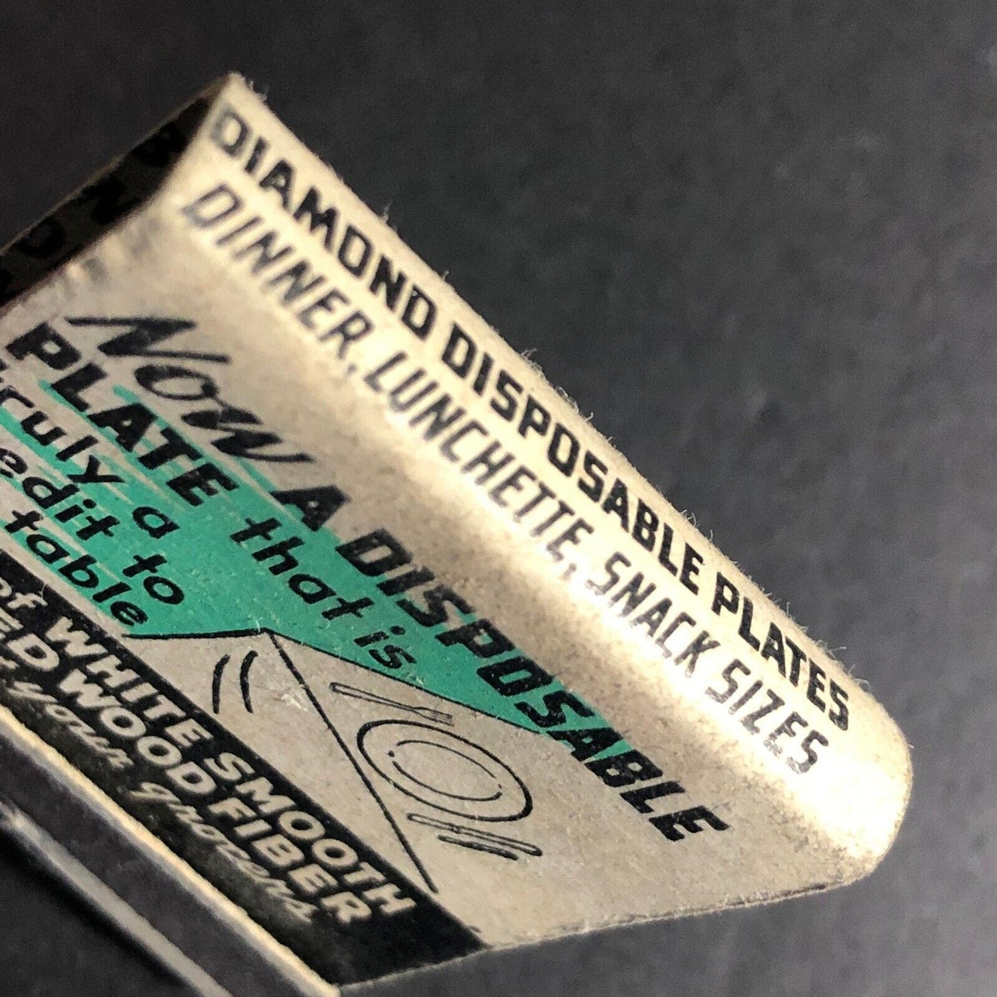 Diamond Disposable Dinner Plates Matchbook c1940's-50's 20-Strike VGC