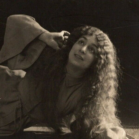 c1910 Vintage Russian RPPC* Stage / Screen Actress Postcard (4460)
