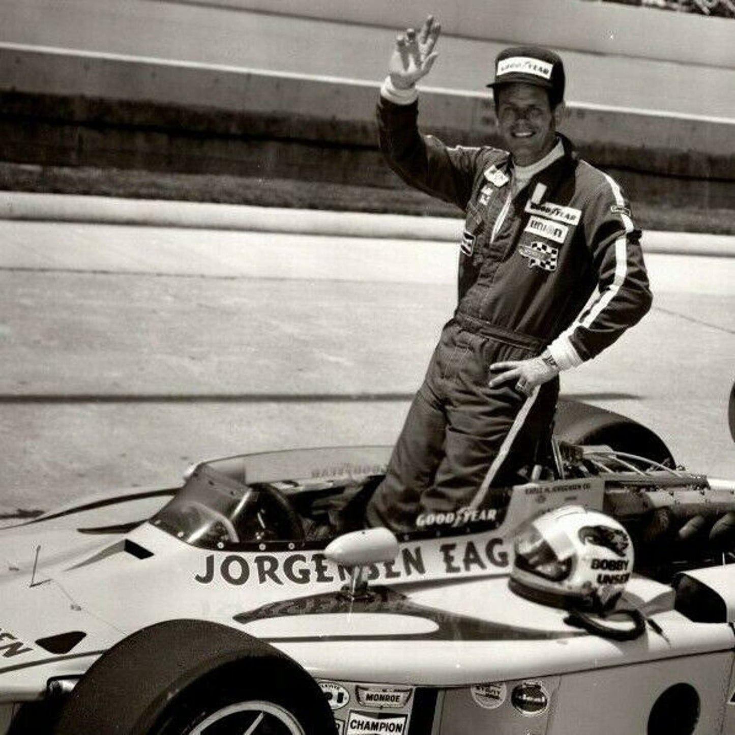 Bobby Unser Indy 500 Winner 1975 - 8 x 10 Glossy B&W Photograph VGC