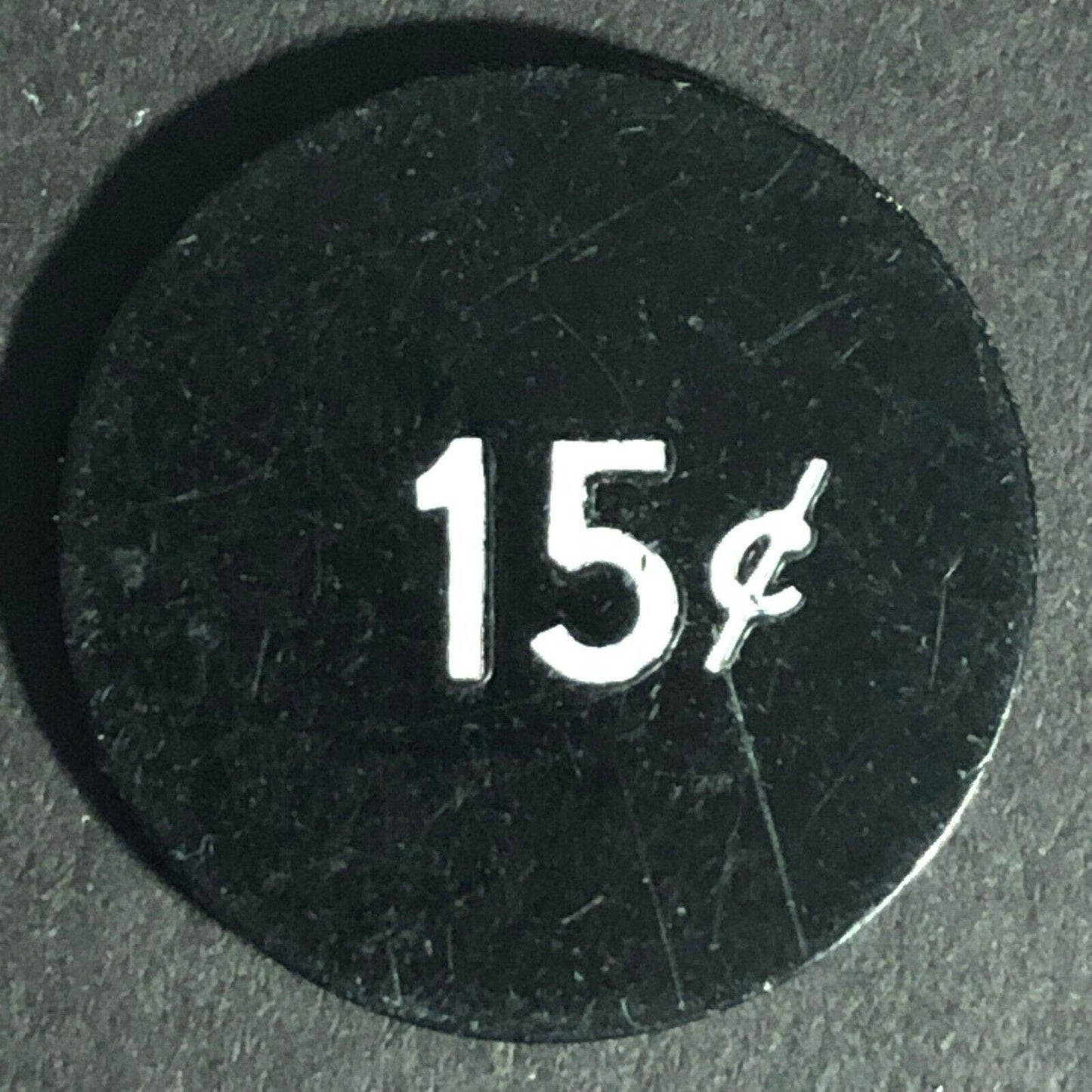 B&B Grill Plastic 15c Token c1960's-70's 22.7mm