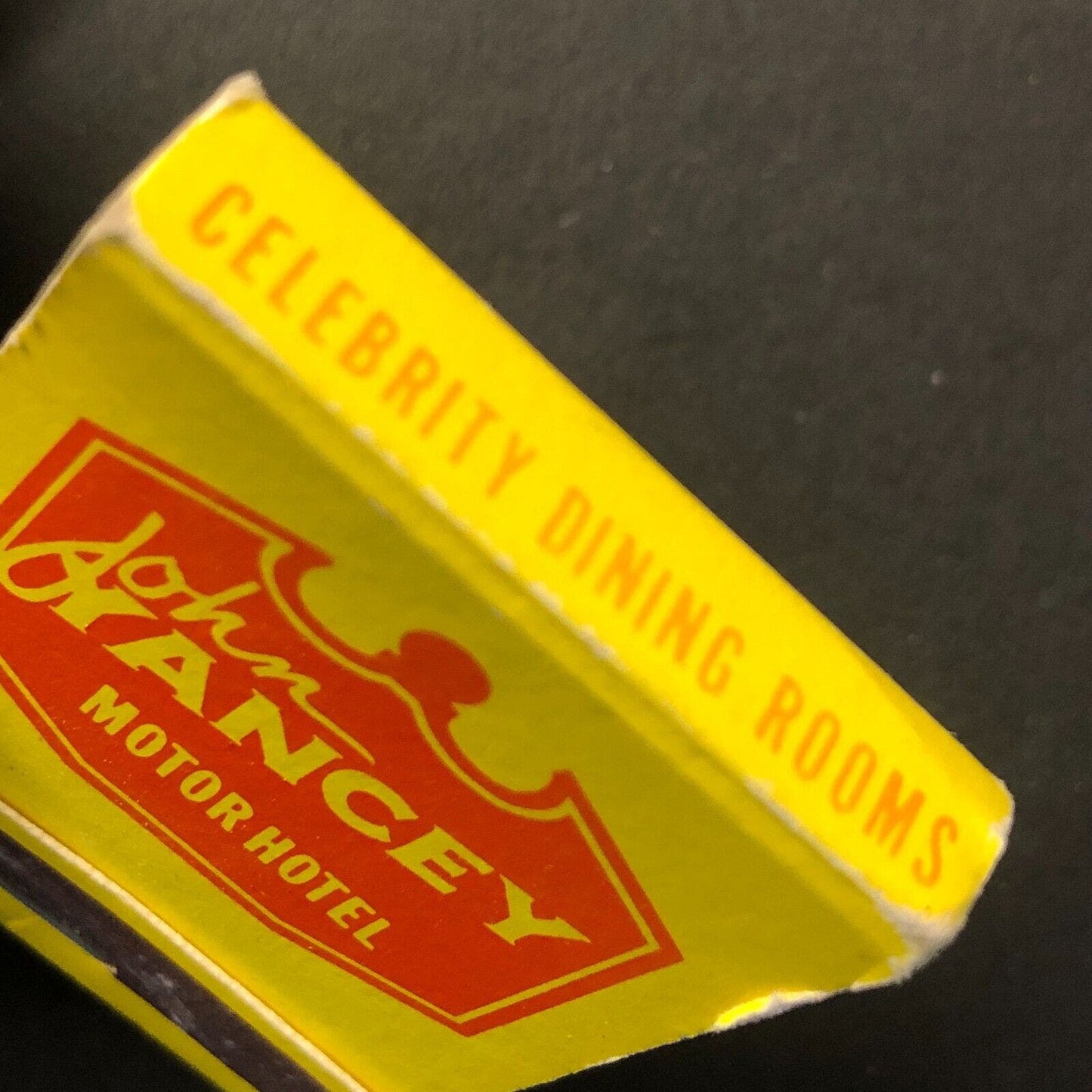 John Yancey Motor Motel / London Inn Near Full (-2) Matchbook c1960's-73