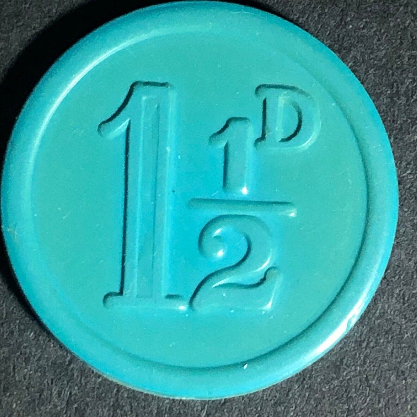 Darlington Transport Transit England Plastic Token Teal? 1 1/2D 22mm c50's-60's