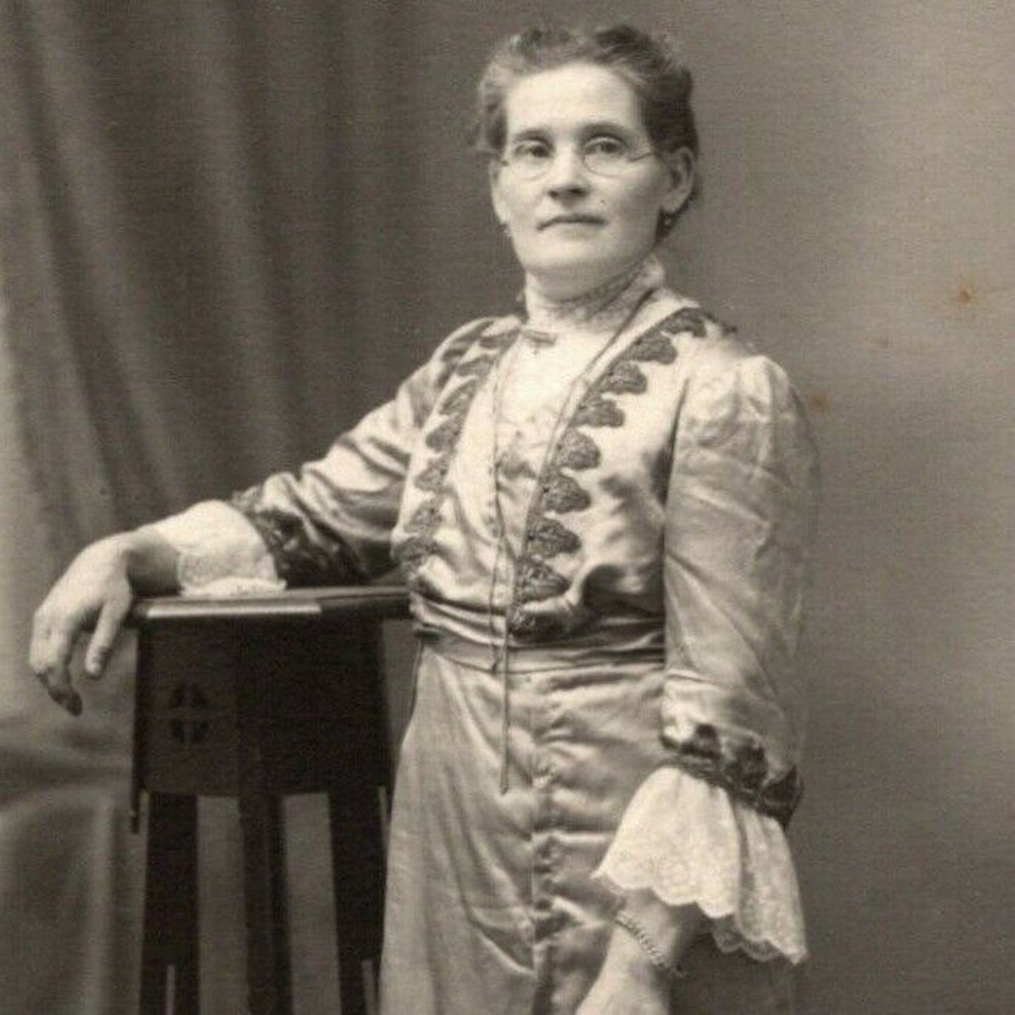 c1905 Vintage Russian RPPC* Theatre / Stage / Screen Actress Postcard (4340)