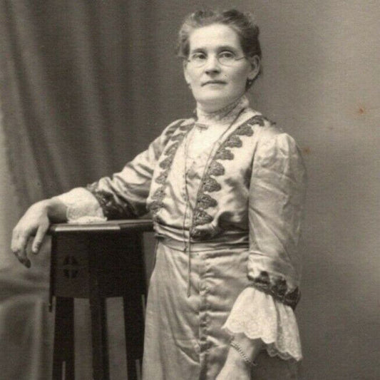 c1905 Vintage Russian RPPC* Theatre / Stage / Screen Actress Postcard (4340)