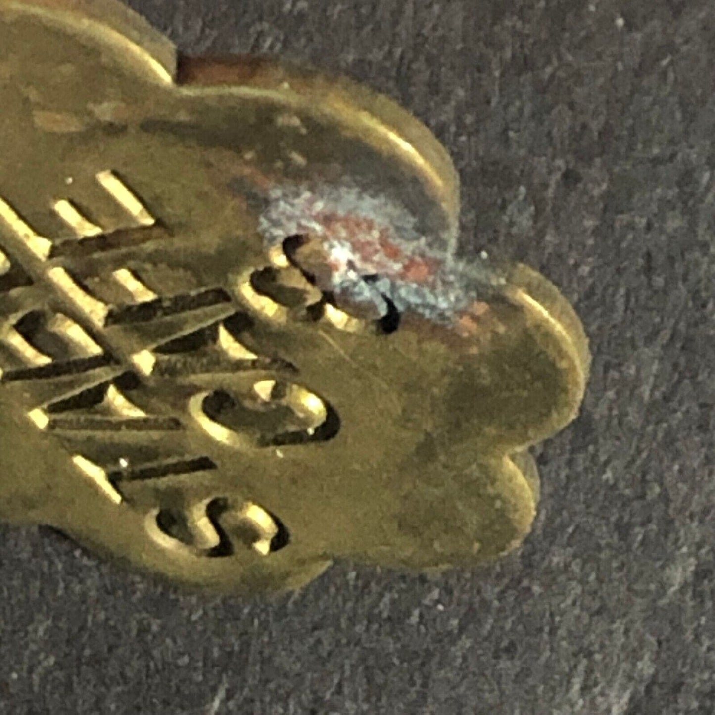 The Stables Cafe (Newport, KY) "5" Brass Token Scalloped 21mm