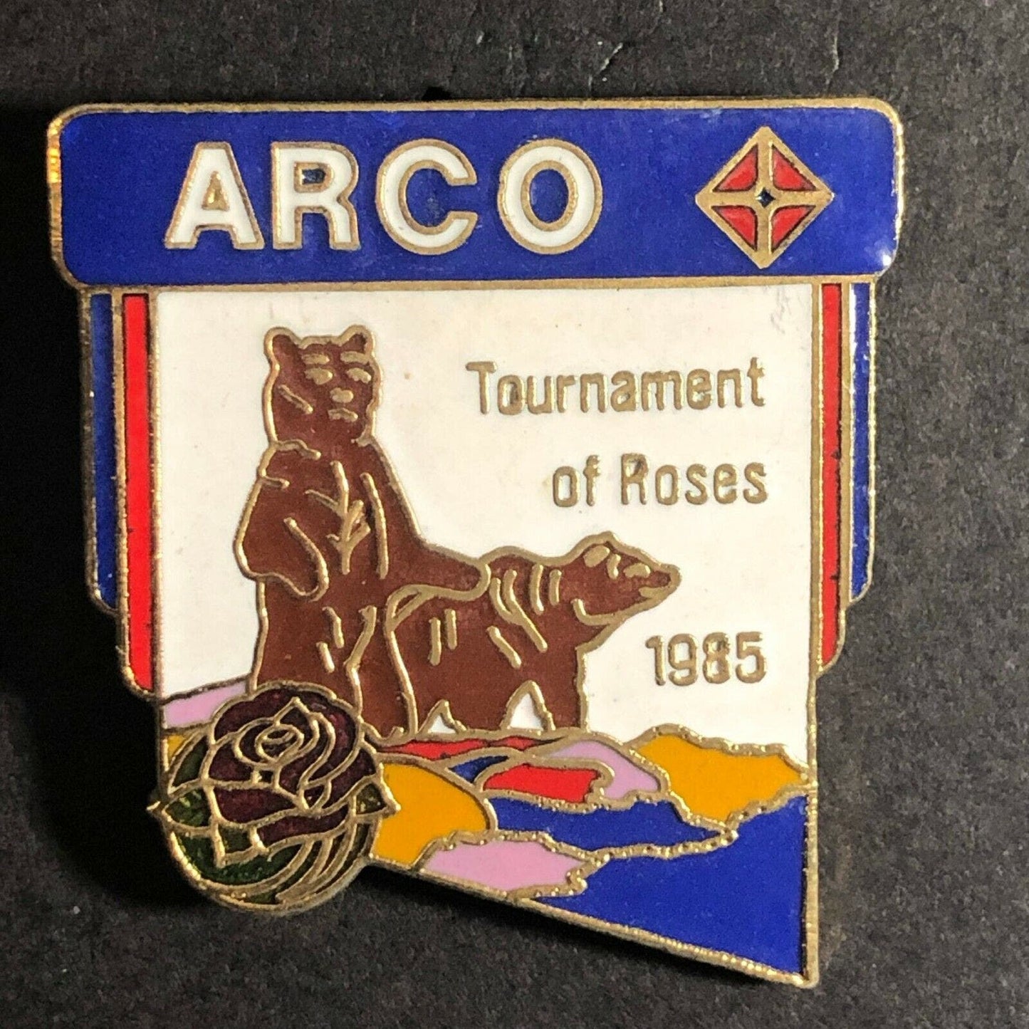 1985 ARCO Tournament of Roses Enameled Lapel Pin - Bears / Nevada Shape ?