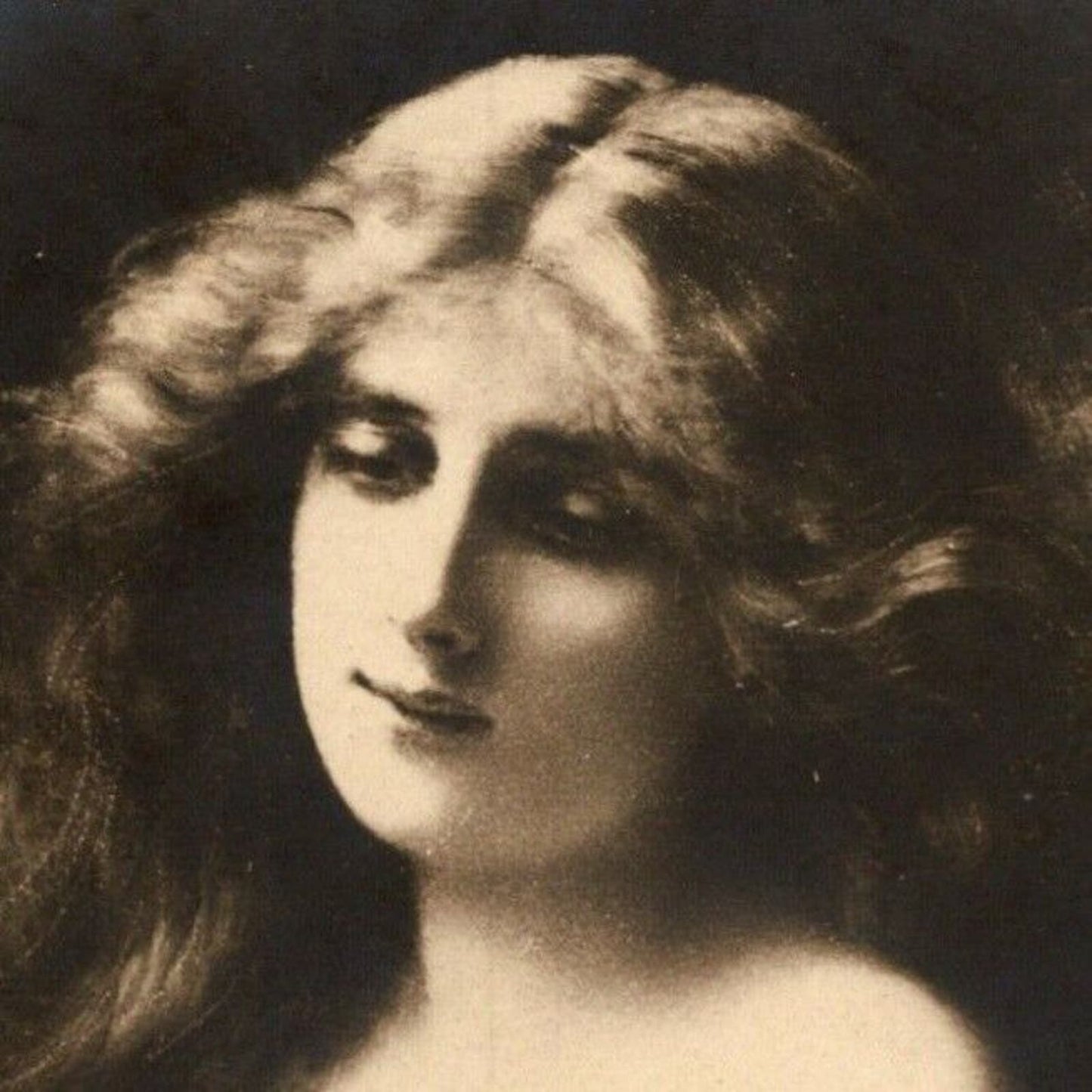 c1906 Vintage Russian Theatre / Stage / Film Actress Art Postcard (4250)