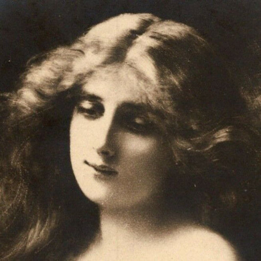 c1906 Vintage Russian Theatre / Stage / Film Actress Art Postcard (4250)