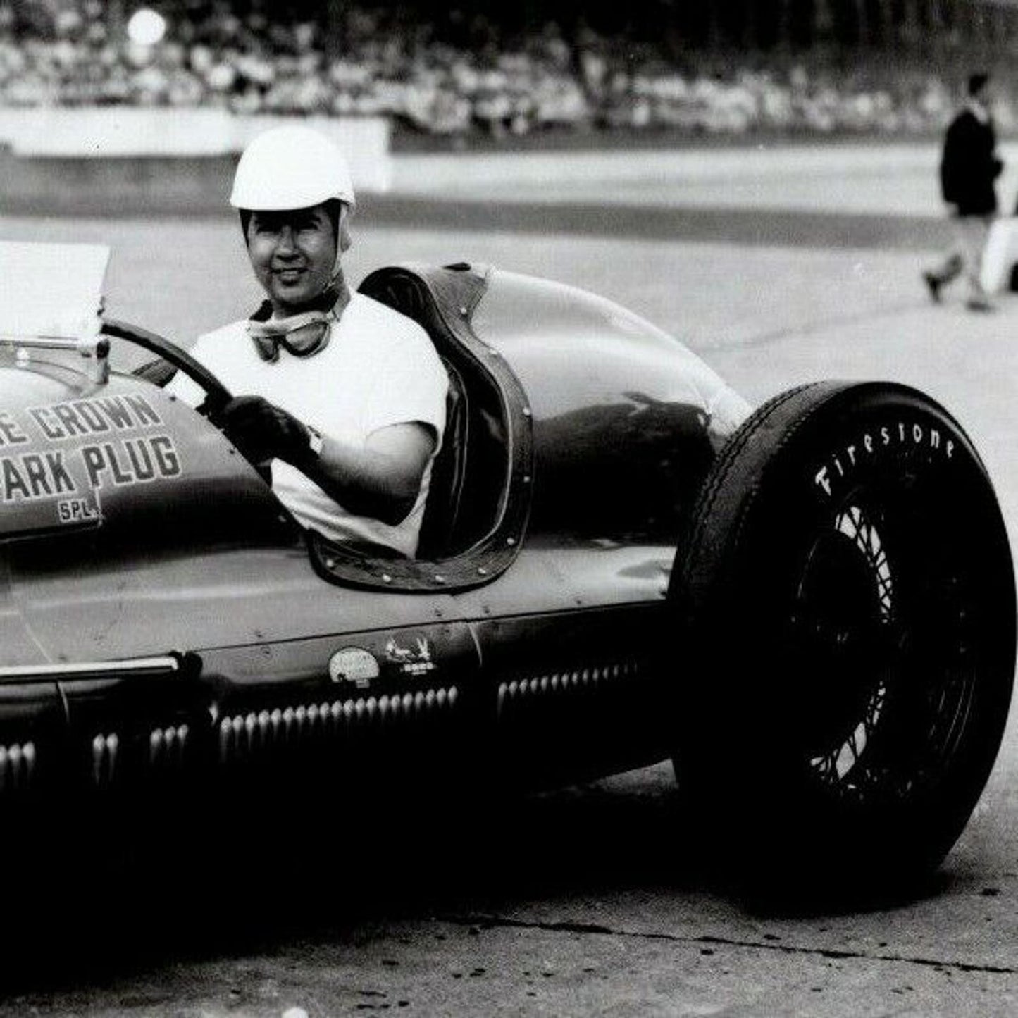 Bill Holland Indy 500 Winner 1949 - 8 x 10 Glossy B&W Photograph VGC Stamped