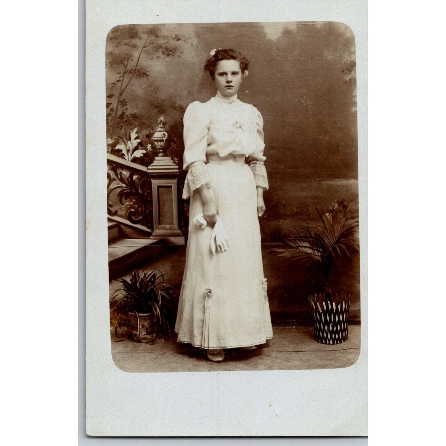 c1910 Vintage Russian RPPC* Theatre / Stage / Screen Actress Postcard (4418)