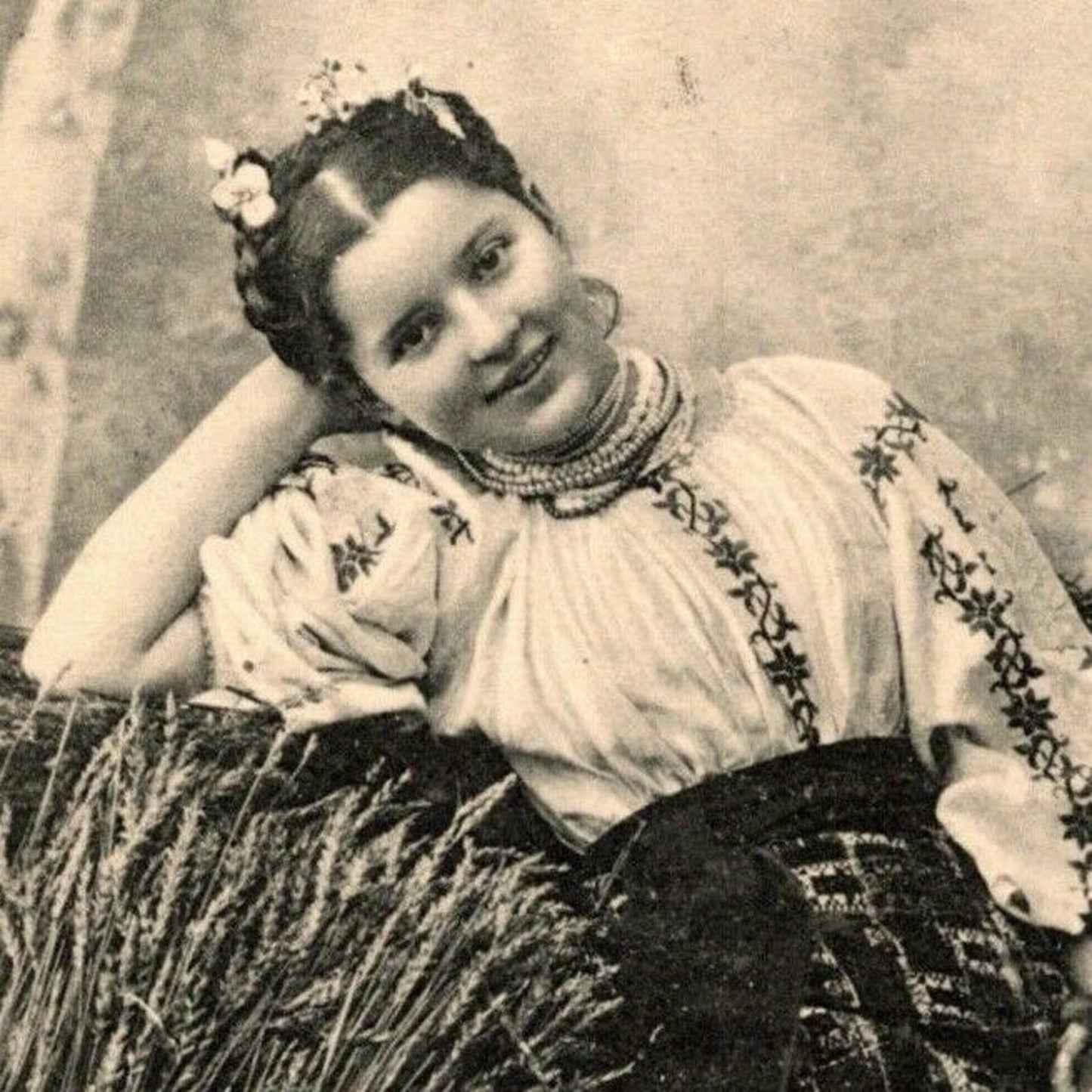 c1910 Vintage Russian RPPC* Stage / Screen Actress Postcard (4467)