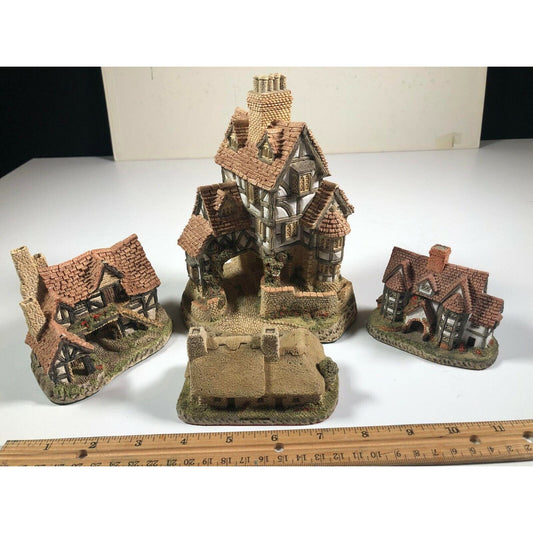 Group Of 4 David Winter Squires Hall The Bothy Meadow Bank Cottages Miniatures