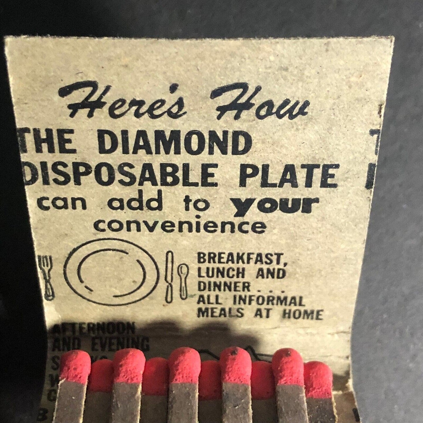 Diamond Disposable Dinner Plates Matchbook c1940's-50's 20-Strike VGC