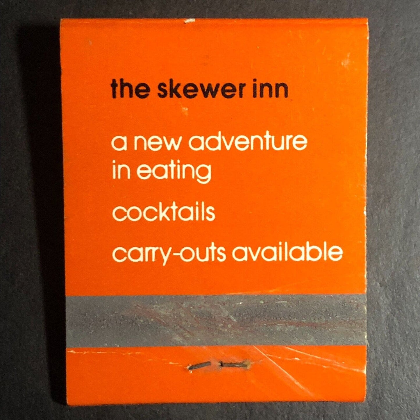 King's Inn / Peasants Pub Oak Lawn, IL Nearly Empty Matchbook c1974-84