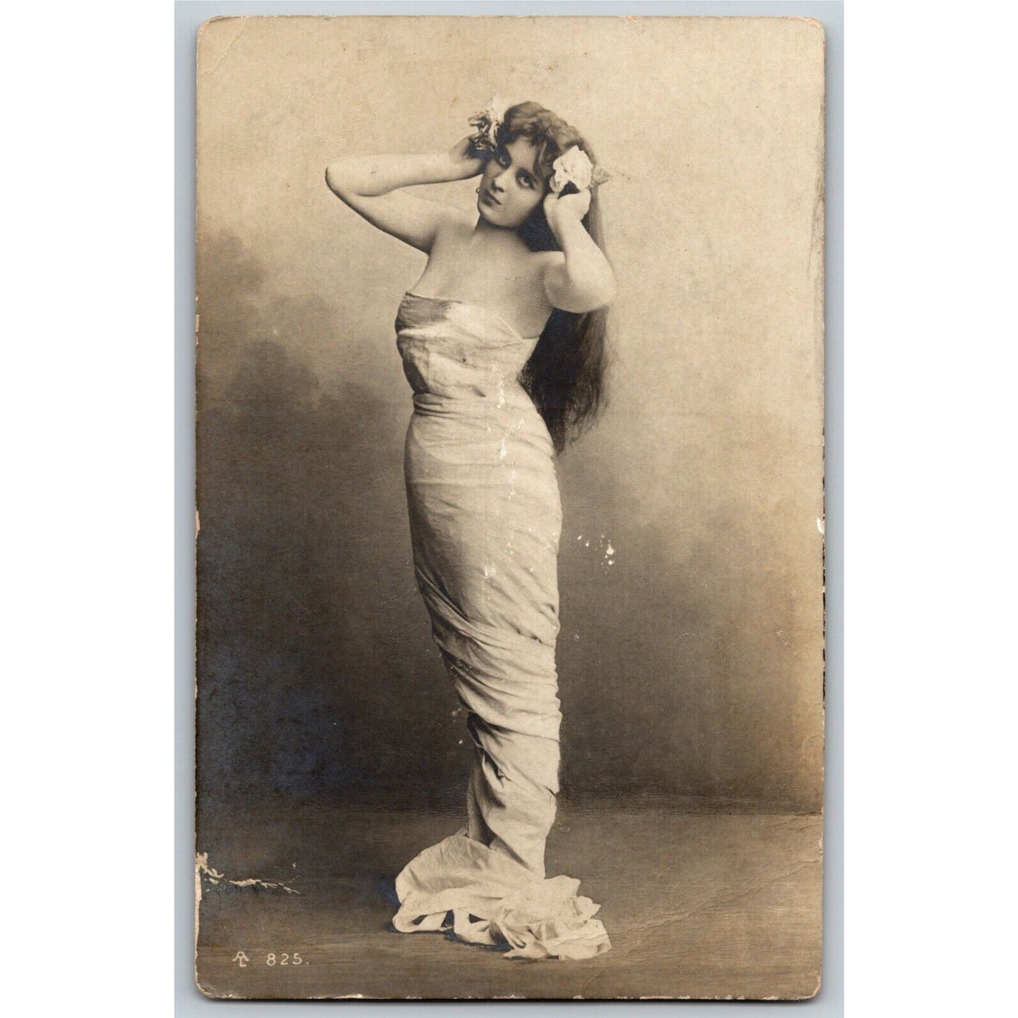 c1909 Vintage Russian RPPC* Theatre / Stage / Screen Actress Postcard (4438)